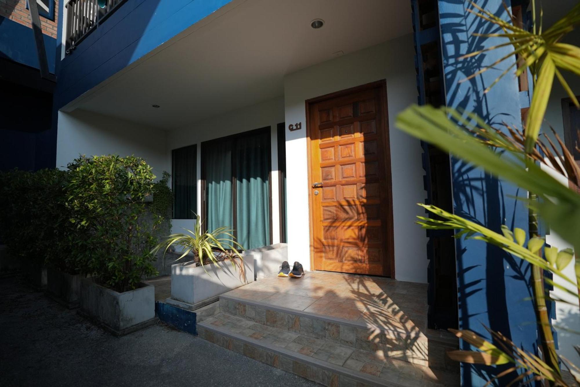 Kraam Silhouette Hotel And Cafe Phuket Chalong Bagian luar foto