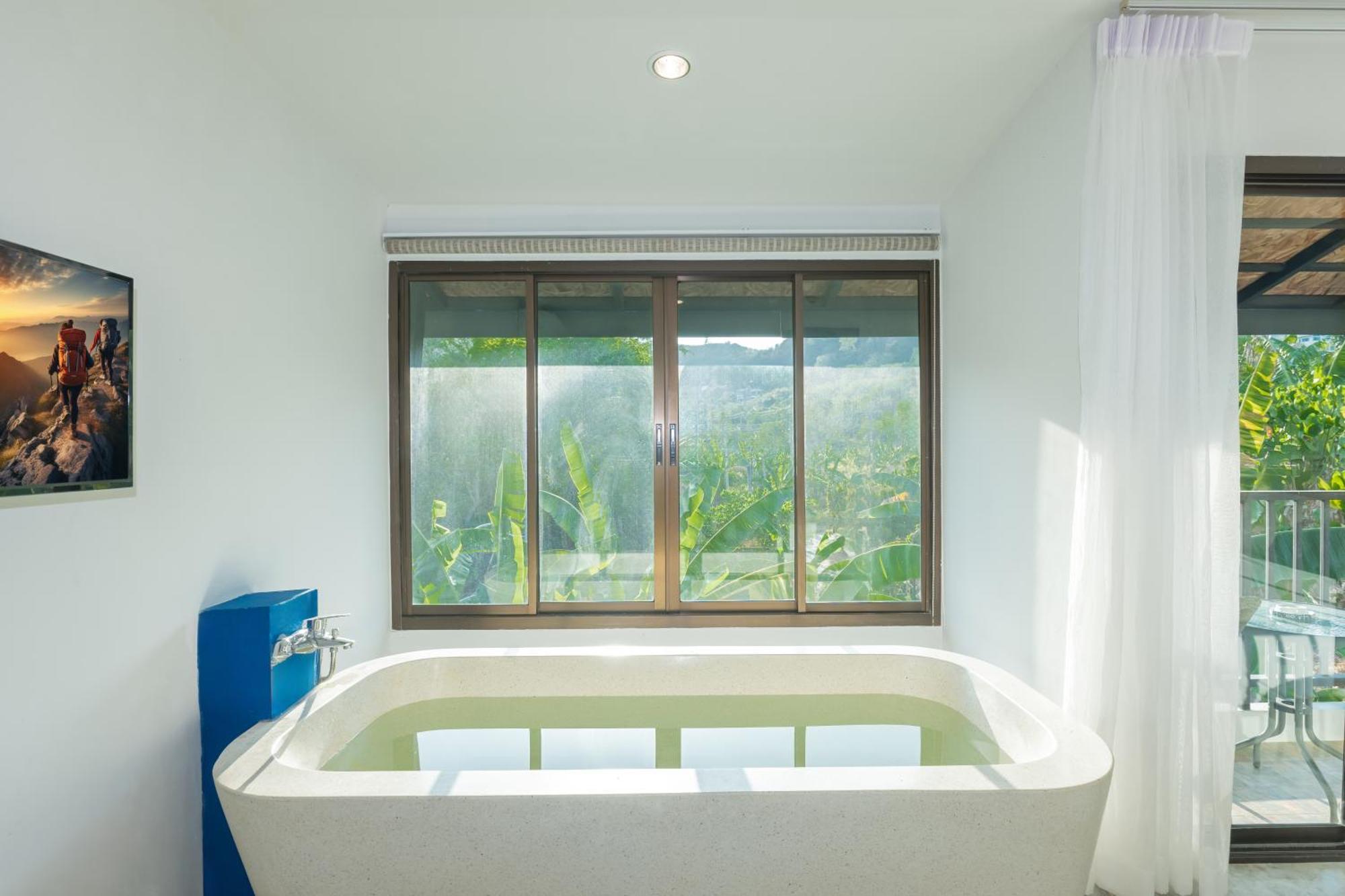 Kraam Silhouette Hotel And Cafe Phuket Chalong Bagian luar foto