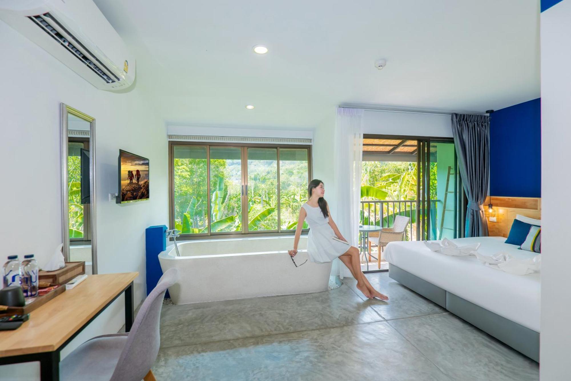 Kraam Silhouette Hotel And Cafe Phuket Chalong Bagian luar foto
