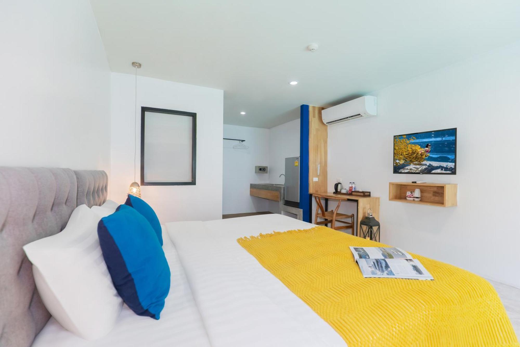 Kraam Silhouette Hotel And Cafe Phuket Chalong Bagian luar foto