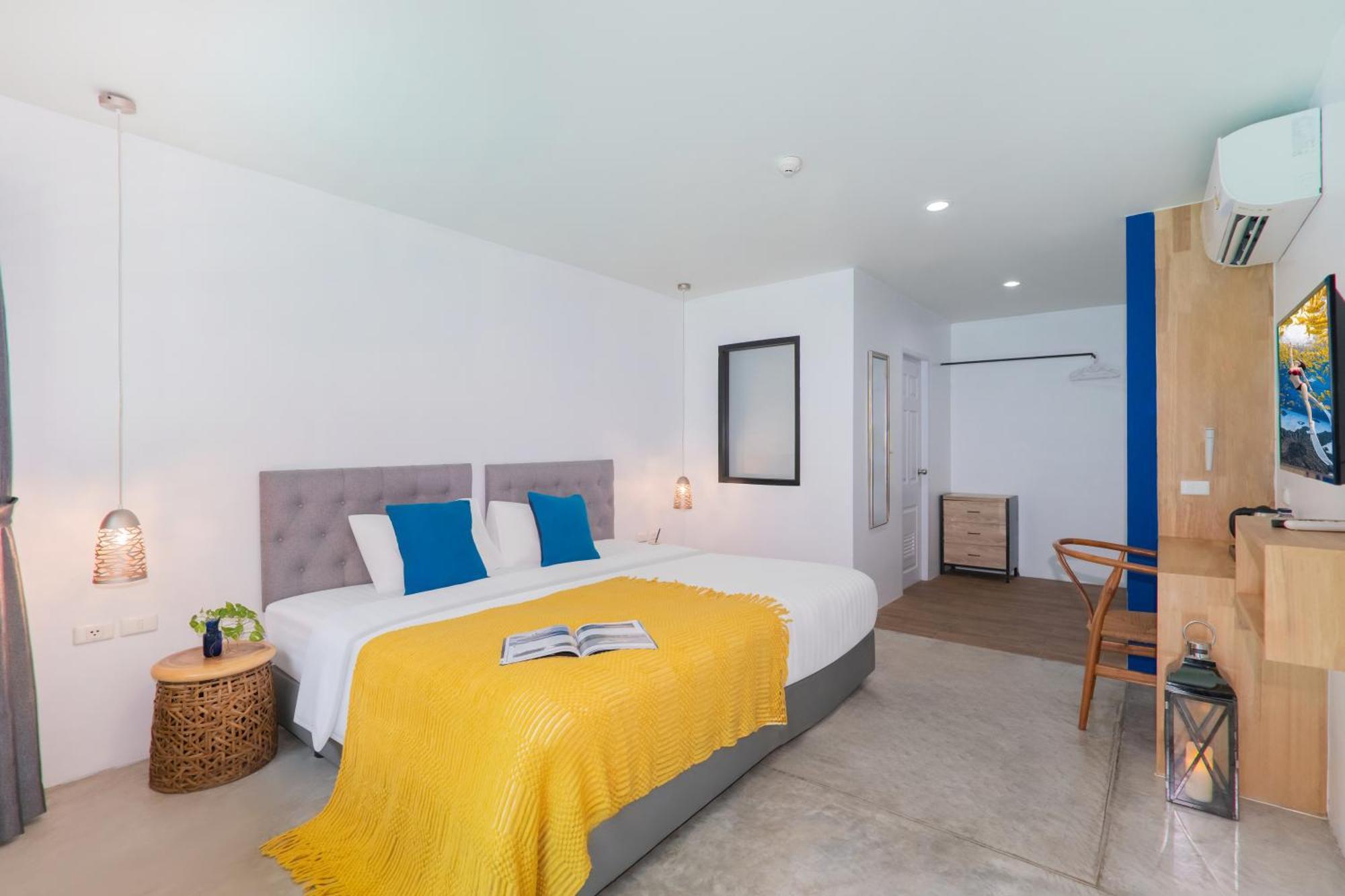 Kraam Silhouette Hotel And Cafe Phuket Chalong Bagian luar foto