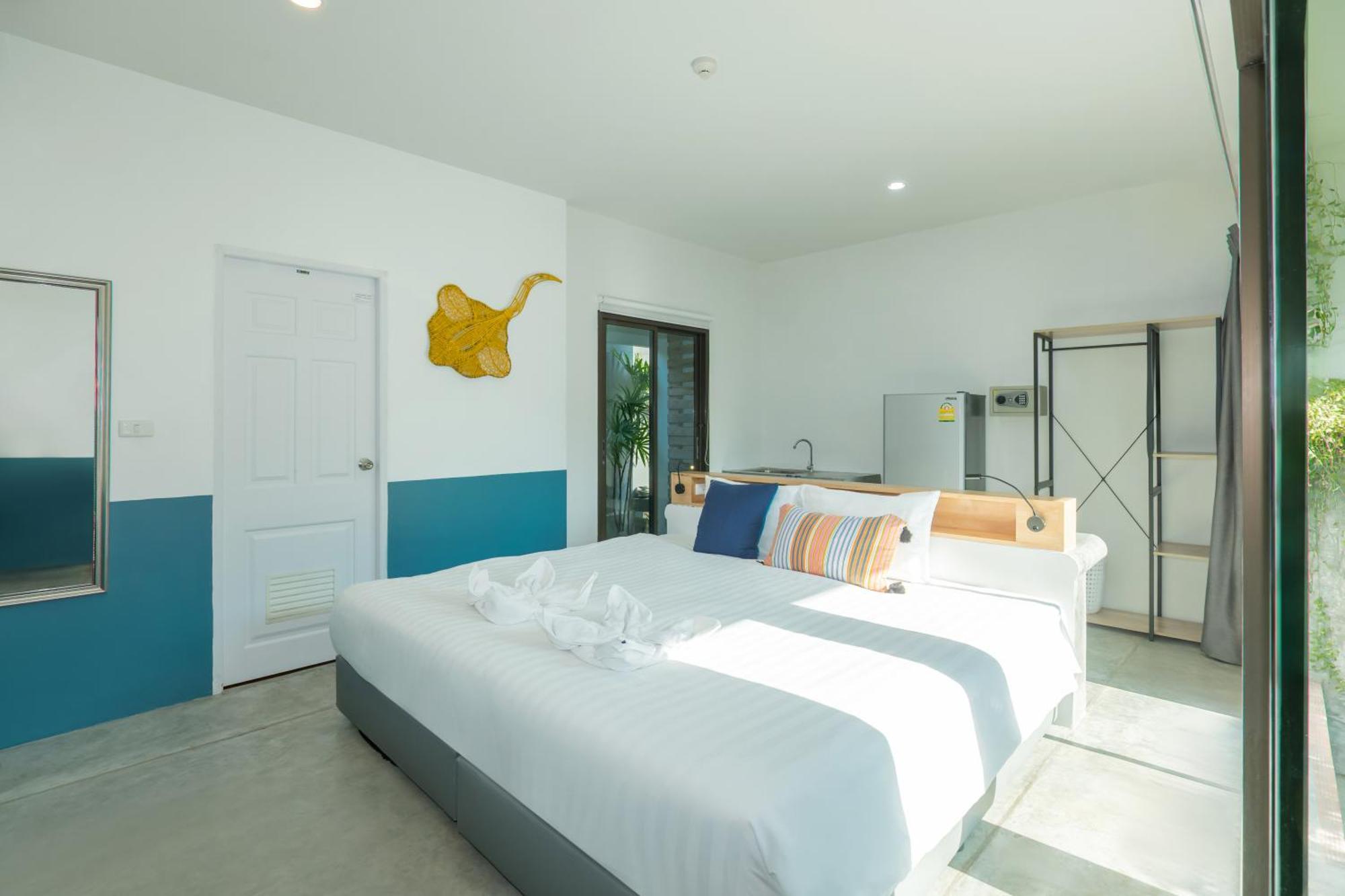 Kraam Silhouette Hotel And Cafe Phuket Chalong Bagian luar foto