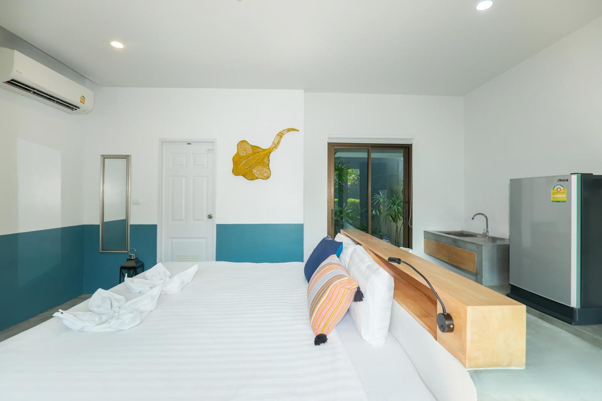 Kraam Silhouette Hotel And Cafe Phuket Chalong Bagian luar foto