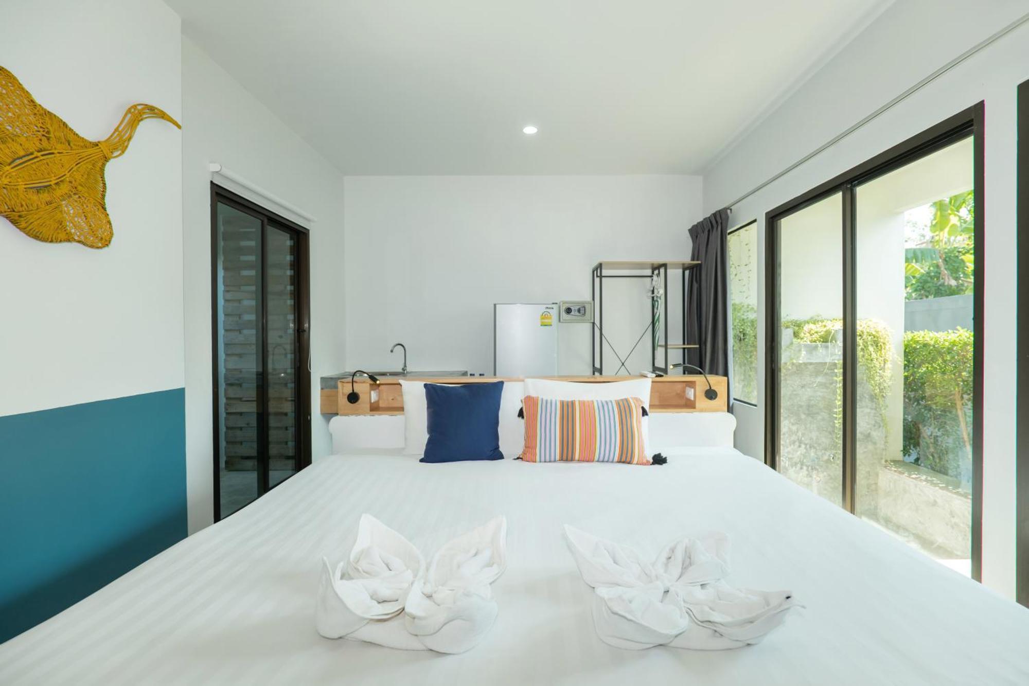 Kraam Silhouette Hotel And Cafe Phuket Chalong Bagian luar foto