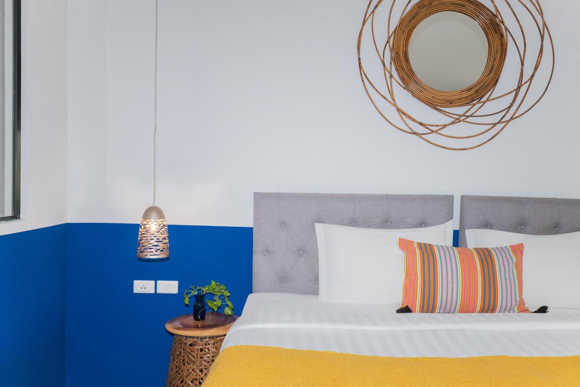 Kraam Silhouette Hotel And Cafe Phuket Chalong Bagian luar foto